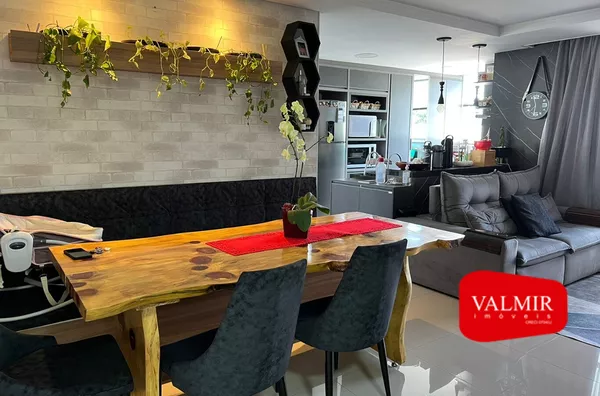 À VENDA NO LA SALLE