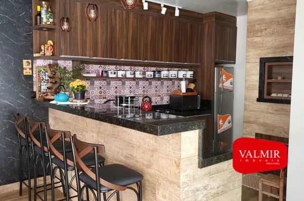 Á VENDA NO MENINO DEUS