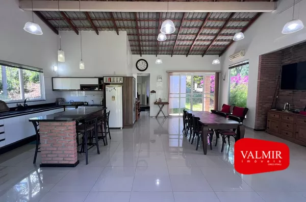 À VENDA CHÁCARA NO PARQUE DO SOM 