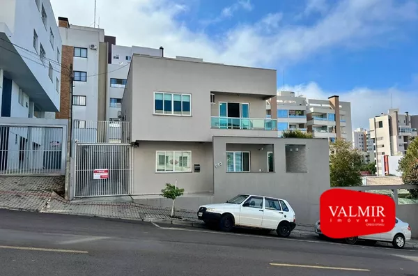 CASA COMERCIAL Á VENDA NO CENTRO