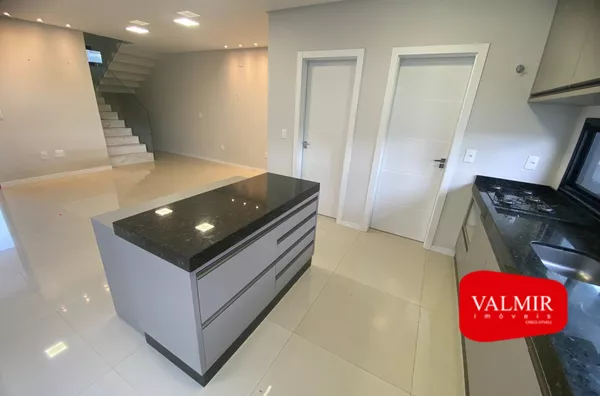 SOBRADO RESIDENCIAL - BAIRRO LA SALLE