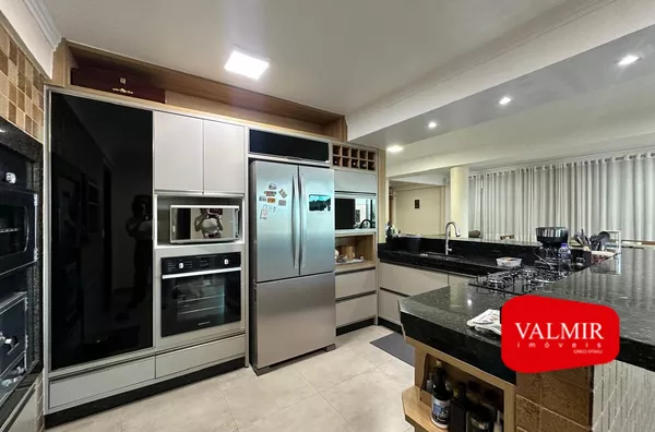 À VENDA NO JARDIM DAS AMÉRICAS