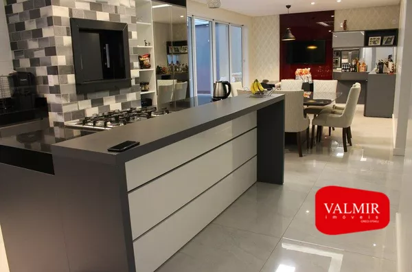 À VENDA NO LA SALLE  