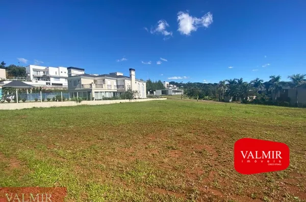 À VENDA NO CONDOMÍNIO BELVEDERE