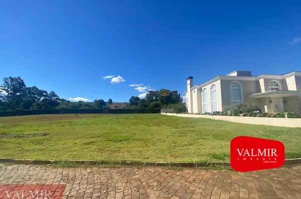 À VENDA NO CONDOMÍNIO BELVEDERE