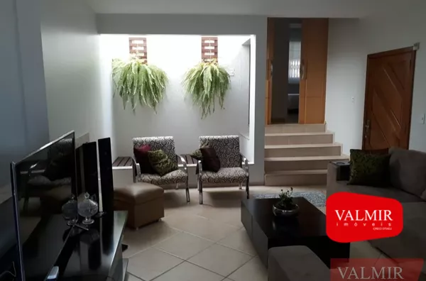 À VENDA NO LA SALLE