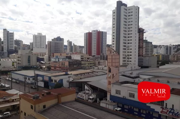 À VENDA NO EDIFÍCIO OCTAVIANO MARCANTE