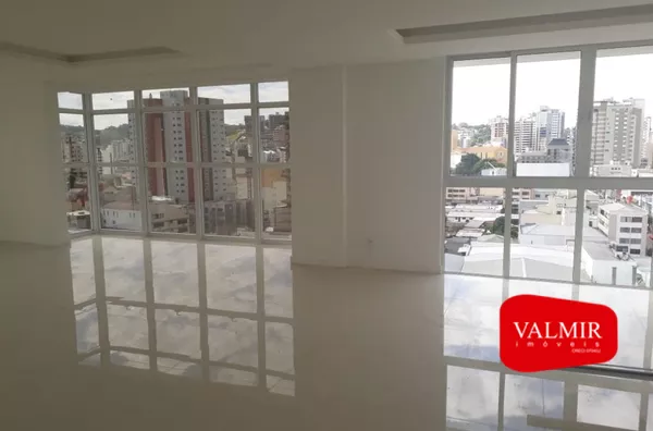 À VENDA NO EDIFÍCIO OCTAVIANO MARCANTE