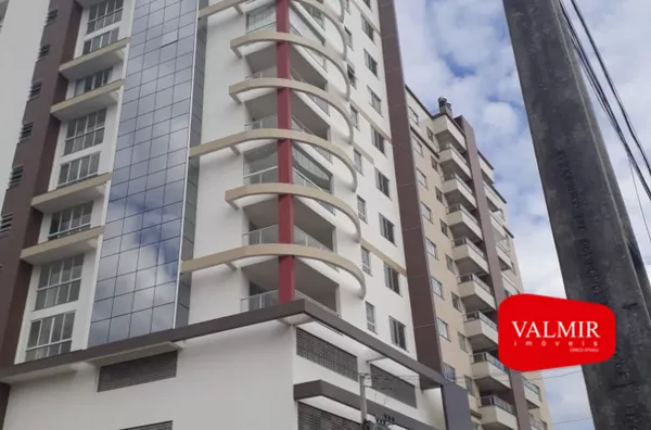 À VENDA NO EDIFÍCIO OCTAVIANO MARCANTE