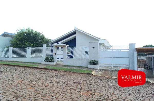 À VENDA NO MENINO DEUS