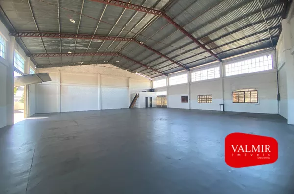 BARRACÃO PARA LOCAÇÃO NO CENTRO