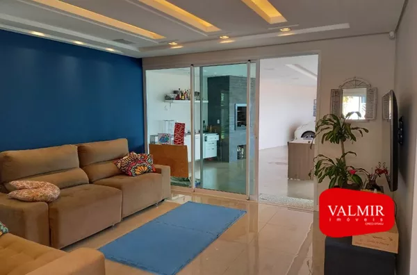 À VENDA NO MENINO DEUS