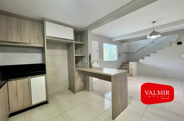 CASA COMERCIAL Á VENDA NO CENTRO