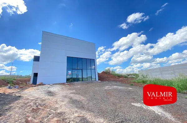 PARA LOCAÇÃO EM ITAPEJARA D'OSTE - COMERCIAL