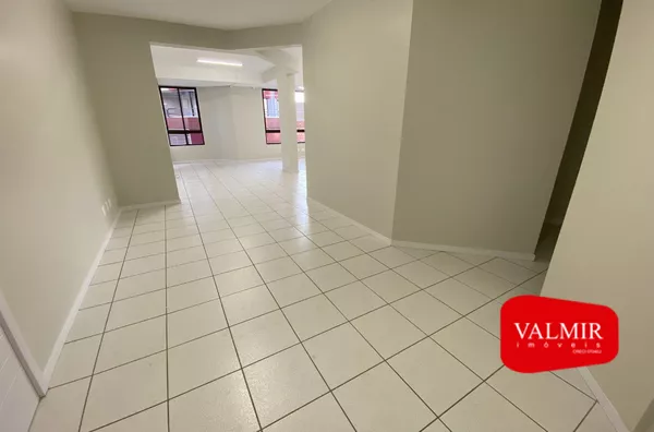 PARA LOCAÇÃO NO CENTRO - COMERCIAL