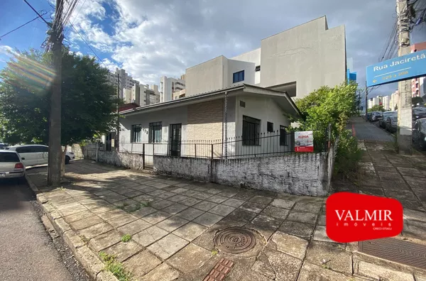 CASA RESIDENCIAL OU COMERCIAL - BAIRRO CENTRO
