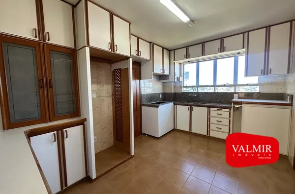 À VENDA NO CENTRO - EDIFÍCIO DONA CESIRA