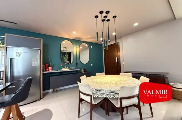 À VENDA NO MENINO DEUS