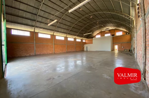 PARA LOCAÇÃO NO PINHEIRINHO - COMERCIAL