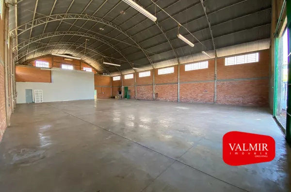 PARA LOCAÇÃO NO PINHEIRINHO - COMERCIAL