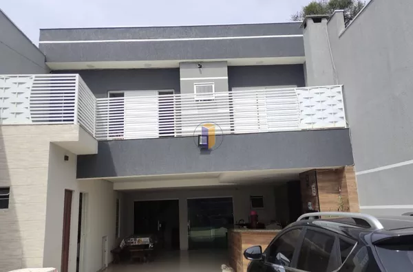 SOBRADO COM PISCINA À VENDA EM VOTORANTIM/SP