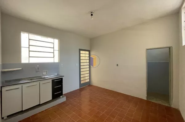 APARTAMENTO 1 DORMITÓRIO TÉRREO 1 VAGA COBERTA CENTRO