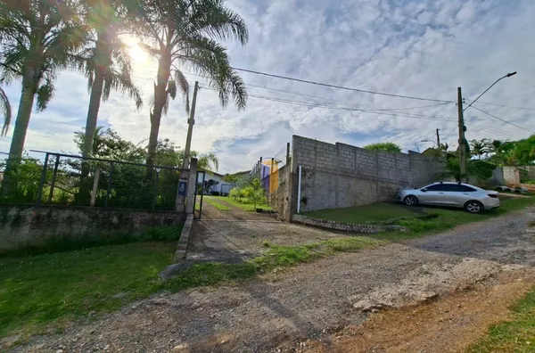 CHACARA BARREIRO - PIEDADE - 1,5KM DO ASFALTO