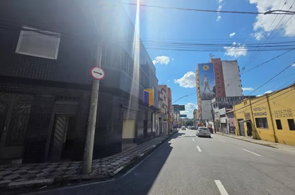 SALÃO COMERCIAL ESQUINA - CENTRO 