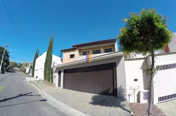 CASA Á VENDA NO JD. PAGLIATO 