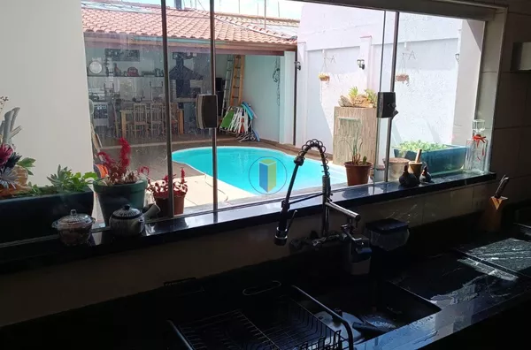 SOBRADO COM PISCINA, SOROCABA/SP