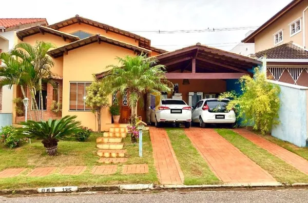 CASA TÉRREA DE 245m² - CONDOMÍNIO IBITI DO PAÇO