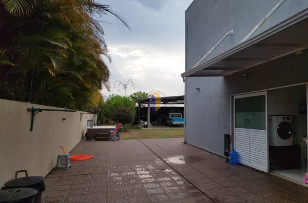 CASA COM 4 QUARTOS (1 SUÍTE) - RESIDENCIAL SAINT CHARBEL