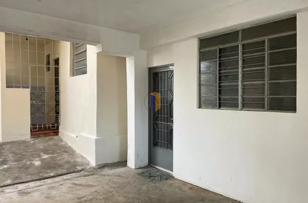 APARTAMENTO 1 DORMITÓRIO TÉRREO 1 VAGA COBERTA CENTRO