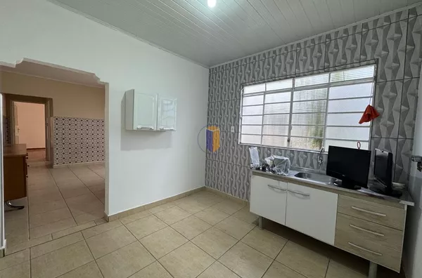Casa comercial com 4 salas