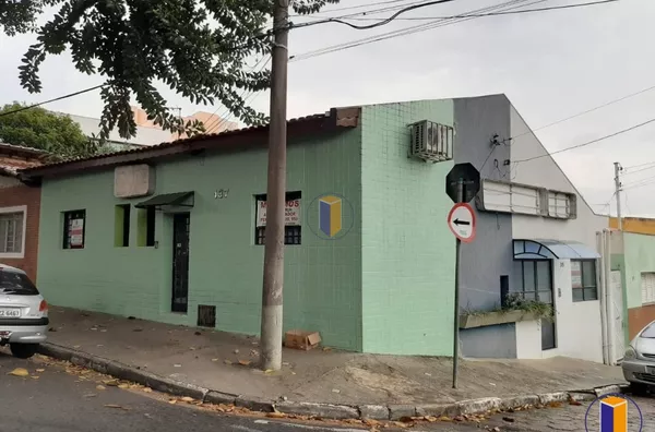 CASA COM SALAS COMERCIAIS NA RUA SALVADOR CORRÊA