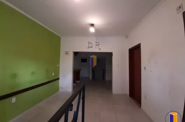 CASA COM SALAS COMERCIAIS NA RUA SALVADOR CORRÊA