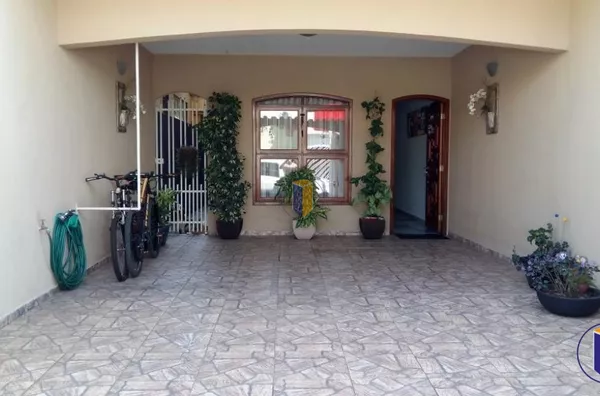 SOBRADO CENTRO VOTORANTIM - MUITO BEM LOCALIZADO 