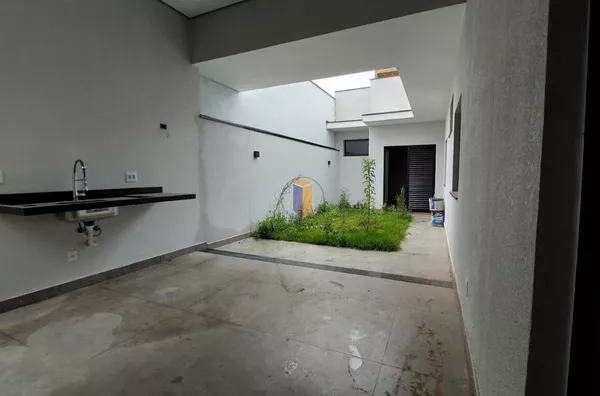 CASA TÉRRA COM 3 DORMITÓRIOS - COND. VILLAGIO WANEL