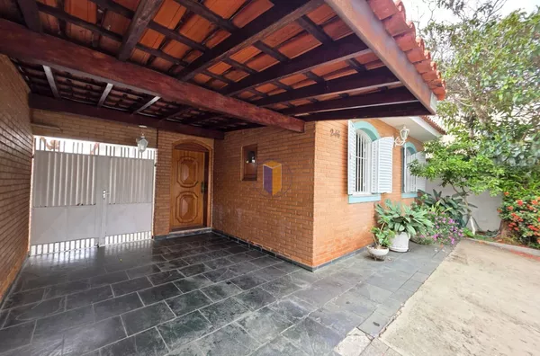 CASA JARDIM EUROPA - ALAMEDA ITÁLIA 