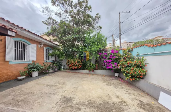 CASA JARDIM EUROPA - ALAMEDA ITÁLIA 