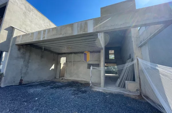 CASA EM CONSTRUÇÃO À VENDA NO CONDOMÍNIO LE FRANCE, SOROCABA/SP