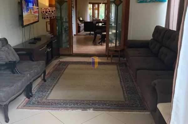 CASA COM 4 SUÍTES - CONDOMÍNIO VIVENDAS DO LAGO