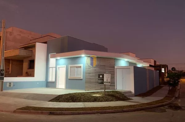 CASA TÉRREA EM CONDOMÍNIO COM 3 QUARTOS (1 SUÍTE)