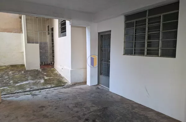 APARTAMENTO 1 DORMITÓRIO TÉRREO 1 VAGA COBERTA CENTRO