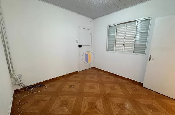Casa comercial com 4 salas