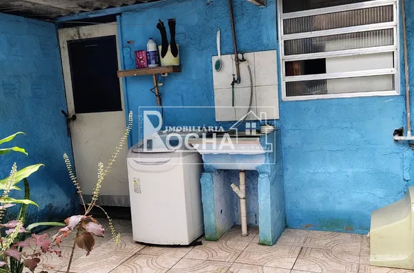 2Quartos, 1suite, sala, cozinha, baheiro, 2garagem, mais edicula nos fundos. - Foto 20