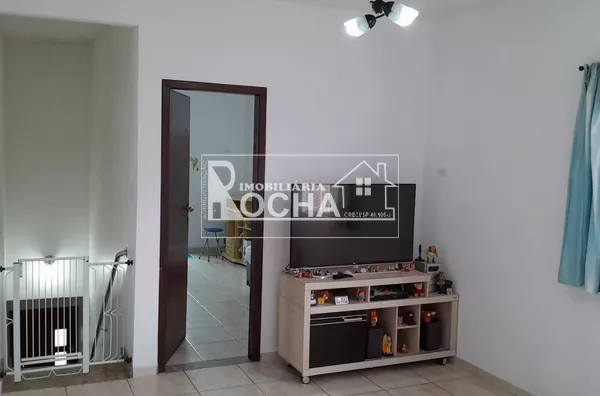 Casa sobreposta alta venda, 2quartos + dependencias  Parque São Vicente, São Vicente