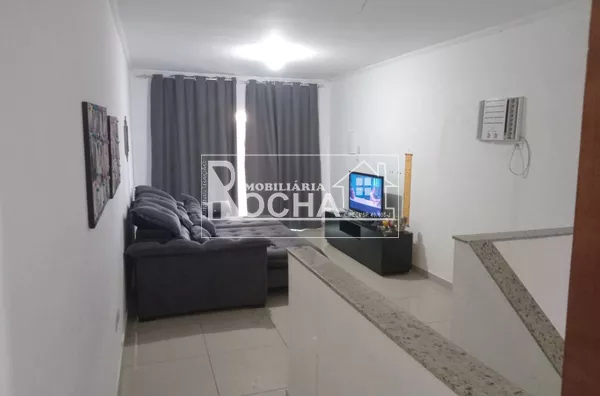 Venda entrada independente, 2 dormitórios, Gar. Cidade Naútica, São Vicente