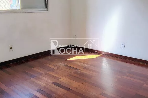 2Quartos, sala, cozinha, banheiro, garagem. 