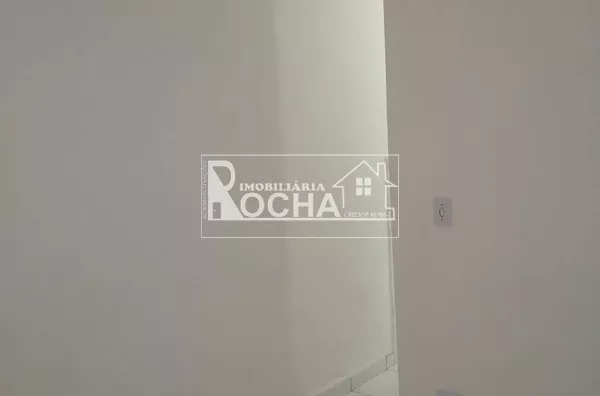 1 quarto, cozinha, banheiro